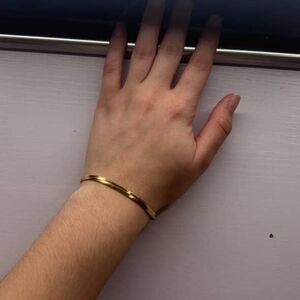 Elegant Gold Bracelet